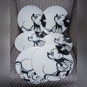 Disney Mickey Mouse Dinnerware Set Of 6 Pieces - Black and White